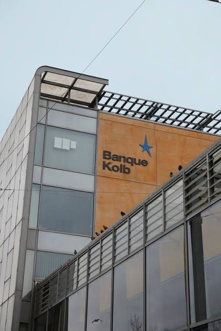 Top Banner
